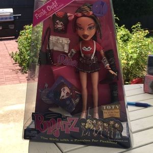 Bratz “The funk out!” Fashion collection doll
